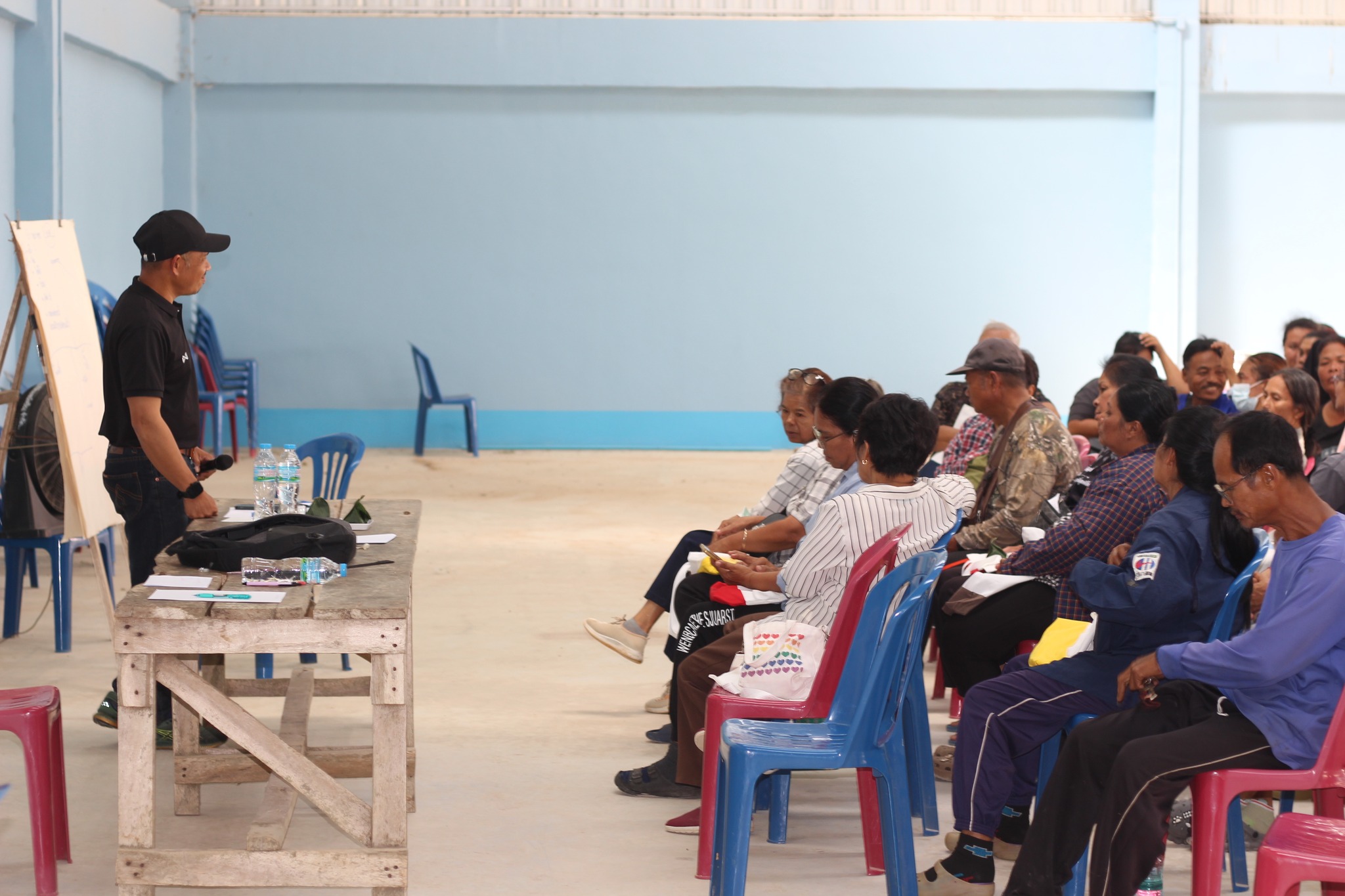 title - วันอังคารที่ 16 ธันวาคม พ.ศ. 2568 นายนิกร ไพริน ปฏิรูปที่ดินจังหวัดชุมพร มอบหมายให้ นางสาวเกศินี บุญสม นักวิชาการปฏิรูปที่ดินชำนาญการ จัดฝึกอบรมเกษตรกรโครงการส่งเสริมและพัฒนาอาชีพเพื่อแก้ไขปัญหาที่ดินทำกินของเกษตรกร กิจกรรมส่งเสริมและพัฒนาอาชีพเพื่อแก้ไขปัญหาที่ดินทำกินของเกษตรกร ปีงบประมาณ พ.ศ. 2569 หลักสูตรที่ 1 การจัดทำและสรุปทบทวนแผนชุมชน